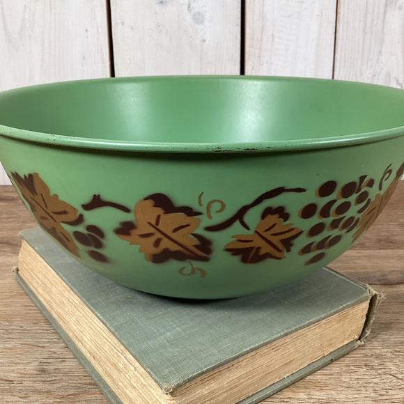Vintage Green Metal Mixing Bowl 10” - Picture 11 of 11